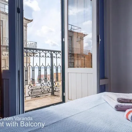 Akicity Alfama Classic Апартаменты Лиссабон